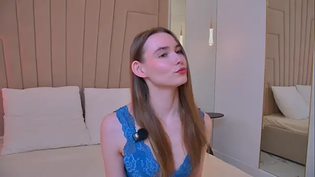 LillianYoung online show from June 7, 6:31 am