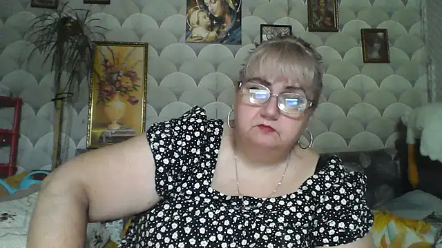 MarinaFarina53 online show from July 4, 6:20 am
