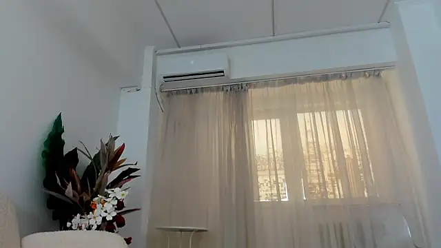 RachellRavee online show from May 24, 6:01 am
