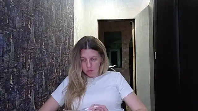 EsmaPons online show from July 21, 8:53 pm