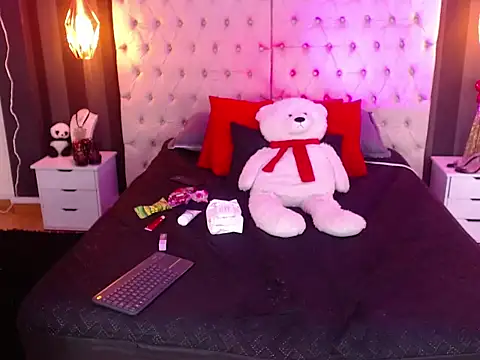 JadeBonnet online show from May 29, 8:51 pm