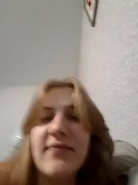 mooniekiss online show from May 20, 8:28 pm