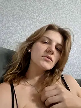 mooniekiss online show from May 24, 5:23 pm