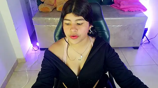 Mia kittie m online show from May 20, 7:55 pm