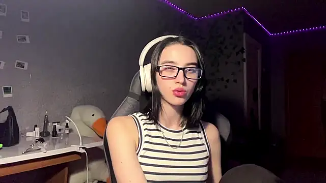 NightFoxxx online show from May 28, 1:09 pm