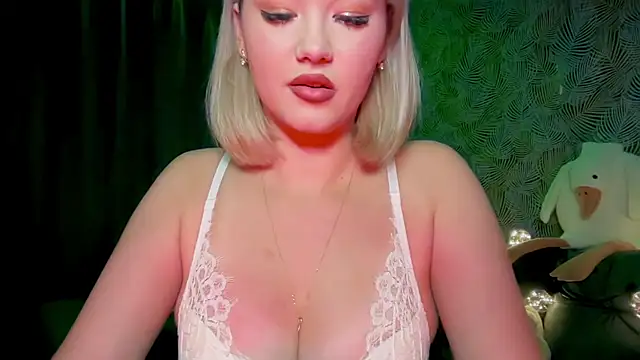 AvroraSolace online show from May 15, 9:28 pm