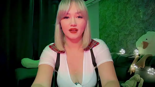 AvroraSolace online show from May 19, 8:38 pm