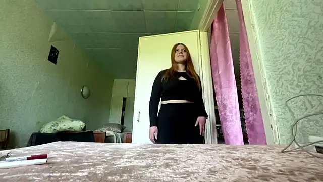 Violette Iguina online show from May 16, 9:01 am