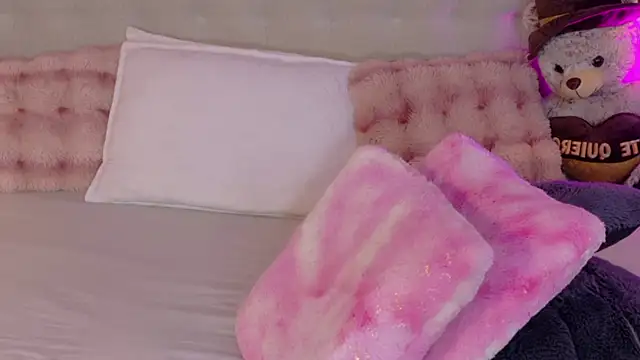 DulceeGarcia online show from July 18, 4:49 am