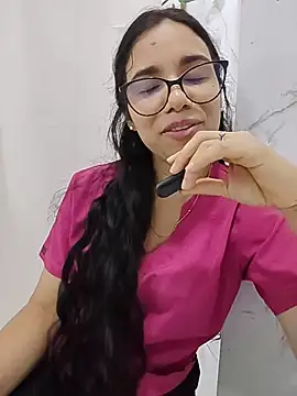 alanahot94 online show from July 13, 10:43 pm