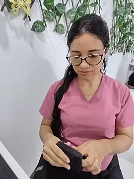 alanahot94 online show from June 15, 8:53 pm