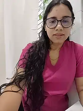 alanahot94 online show from August 1, 10:45 pm