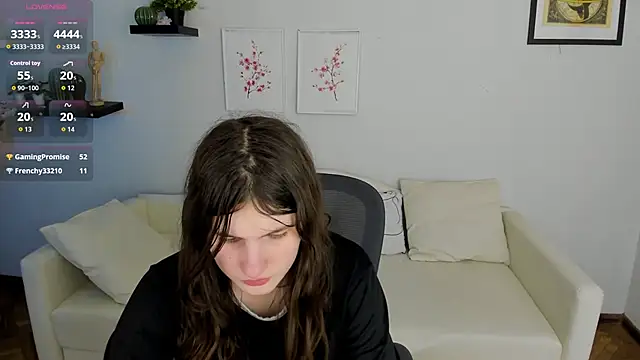Gigi myav online show from May 29, 3:54 pm