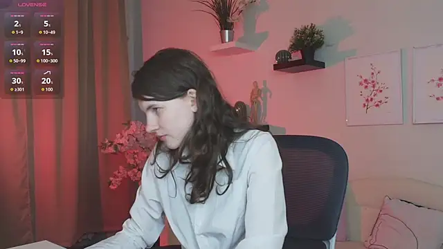 Gigi myav online show from May 14, 3:51 pm