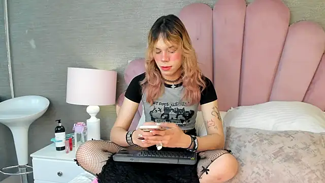 HannaTayllor online show from May 25, 4:33 am