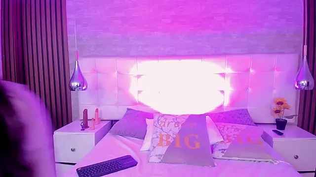 SaritaaHot online show from May 27, 3:47 am