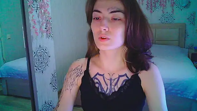 HarrisLola online show from May 24, 4:06 pm