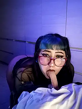 LarissaHell online show from May 28, 1:58 am