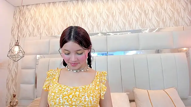 Aurora bellamont online show from June 26, 1:45 pm