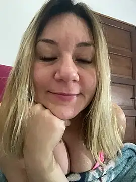 AllisonLove2 online show from July 1, 2:11 am