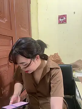 Lili 019 online show from May 28, 8:34 am