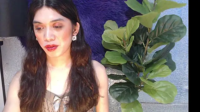 RoseAmarie online show from May 22, 2:04 pm