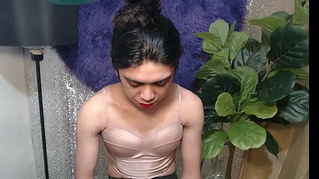 RoseAmarie online show from June 14, 5:30 am