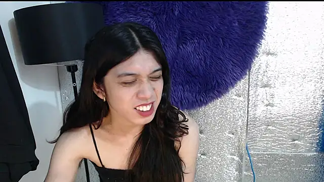 RoseAmarie online show from May 18, 4:46 pm