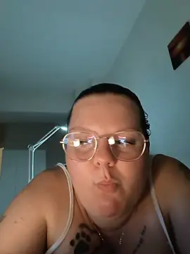 BadMommyyyyy online show from May 21, 3:32 pm