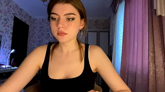 MollyAdersons online show from May 27, 4:37 pm