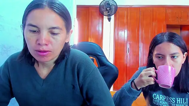 Soffy and Emily online show from May 30, 1:09 pm