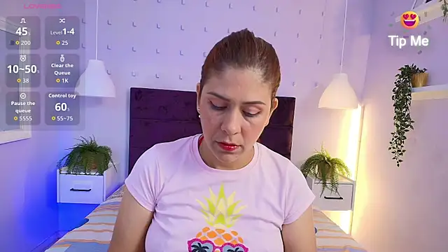 Sirenyrouss online show from May 28, 3:59 am