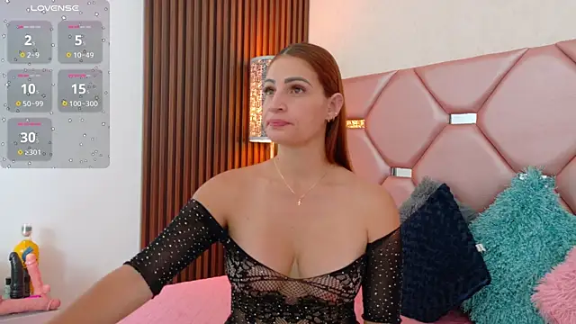 Juliia cruz  online show from July 29, 11:43 am