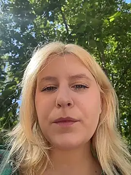 Flora LifeSecret online show from May 25, 9:41 am
