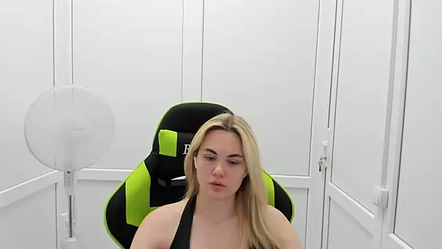 Emma starrs  online show from June 29, 10:15 am