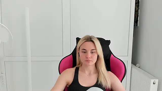 Emma starrs  online show from July 6, 4:42 pm