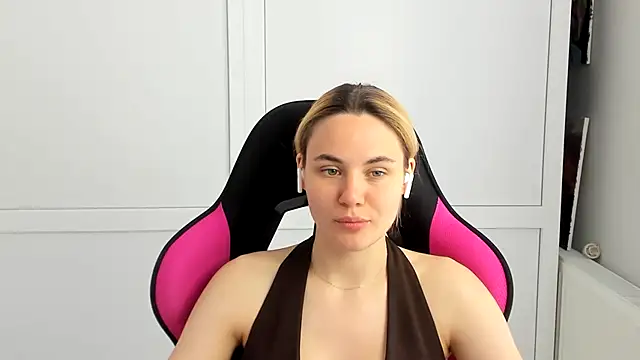 Emma starrs  online show from June 14, 12:38 pm