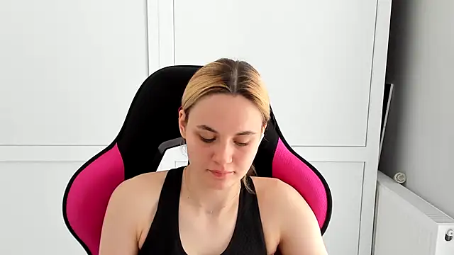 Emma starrs  online show from May 21, 11:52 am