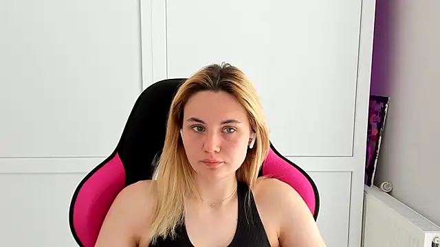 Emma starrs  online show from May 27, 12:02 pm