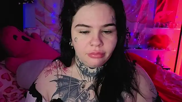 BigBootyHolly online show from July 30, 9:59 pm
