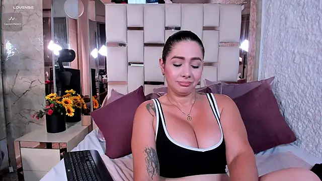 stefanyruizz online show from July 16, 5:39 pm