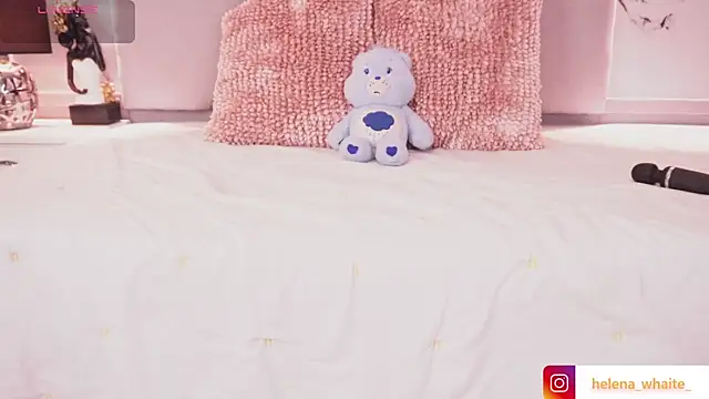 Helena Whaite online show from July 17, 1:37 pm