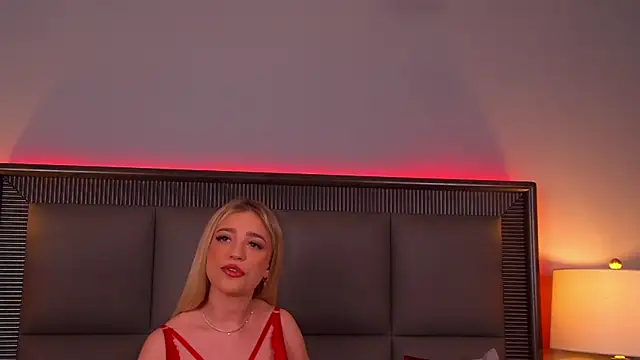 Ivy Noirr online show from July 6, 4:07 am