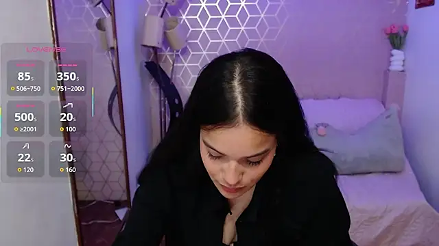 Victoria Pivet online show from June 26, 1:23 pm