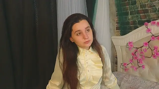 ReynaEdge online show from May 28, 7:39 am