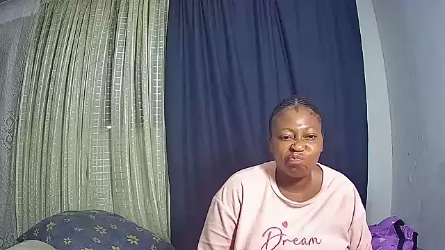 HottyBoobs5 online show from May 30, 8:05 pm