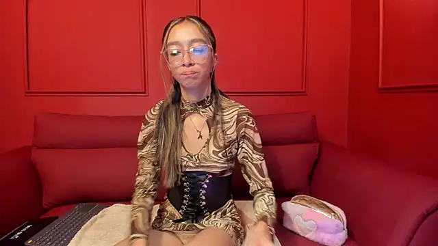 HannaCarttier  online show from May 27, 12:24 pm