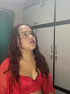 saramichell445734 online show from May 17, 11:31 am