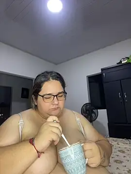 marianacooper1234 online show from July 23, 3:36 am