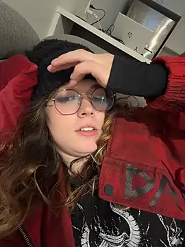cutypiefull online show from May 16, 4:37 am